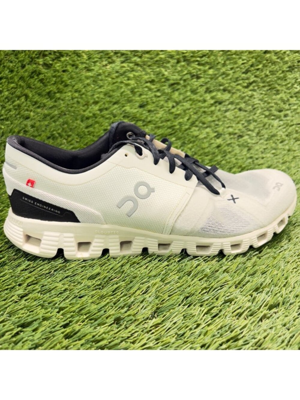 On Cloud X 3 Mens Size 8 White Black Athletic Running Walking Shoes Sneakers